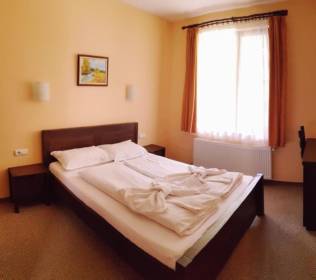 Family Hotel Chiflik Hills Zewnętrze zdjęcie