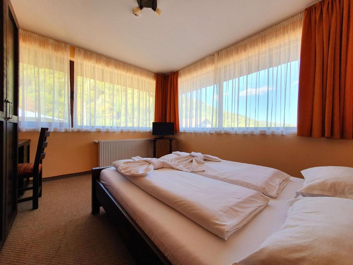 Family Hotel Chiflik Hills Zewnętrze zdjęcie