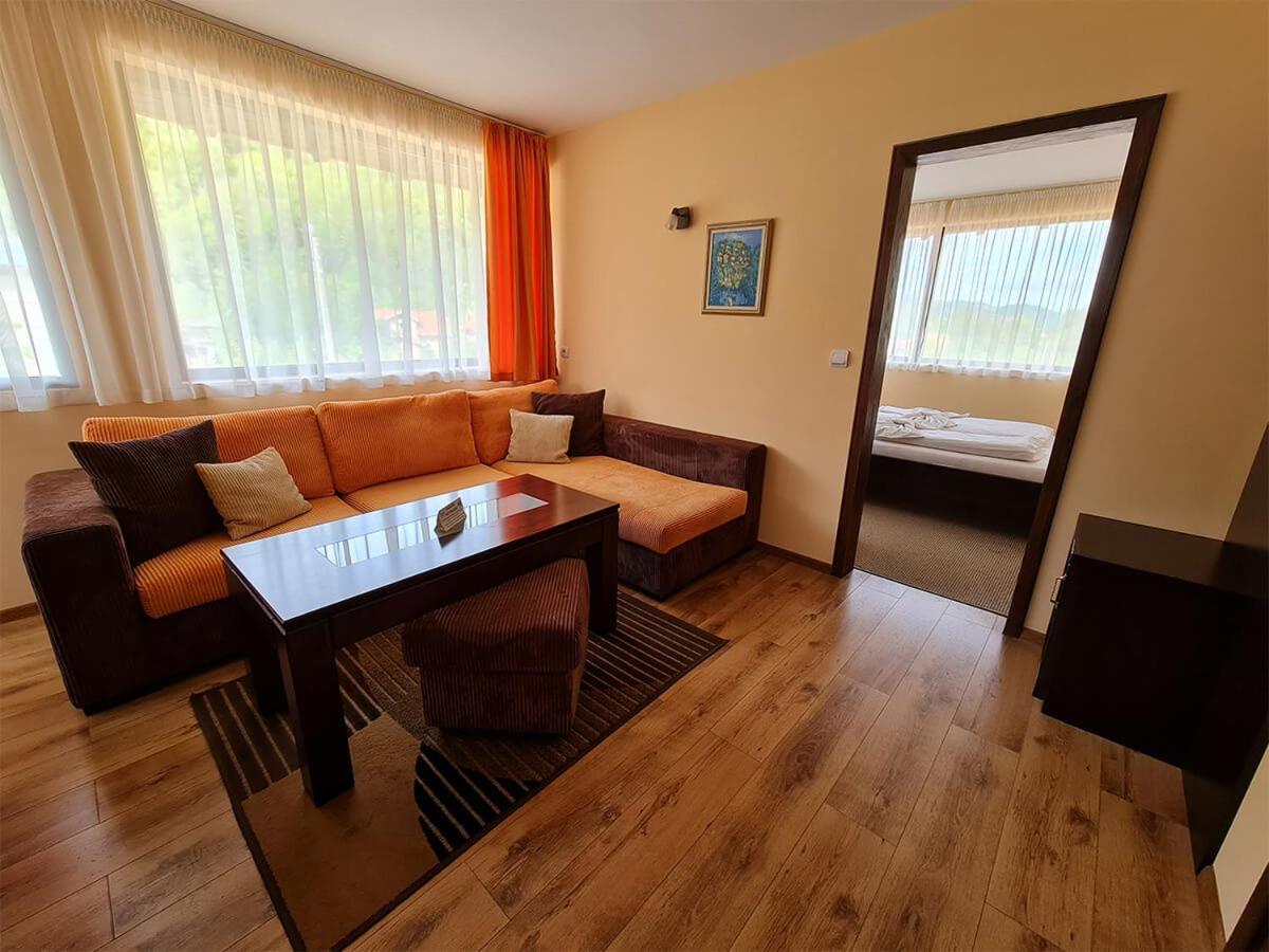 Family Hotel Chiflik Hills Zewnętrze zdjęcie