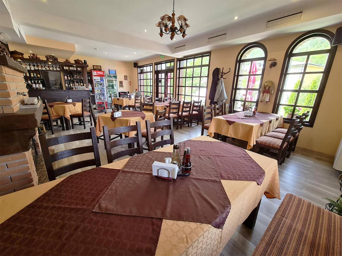 Family Hotel Chiflik Hills Zewnętrze zdjęcie