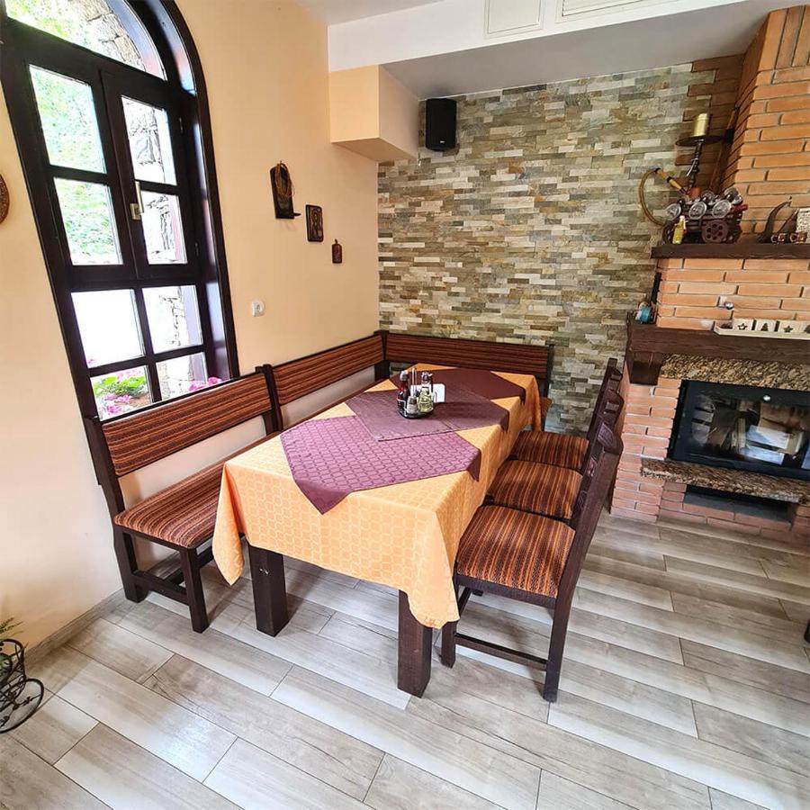 Family Hotel Chiflik Hills Zewnętrze zdjęcie