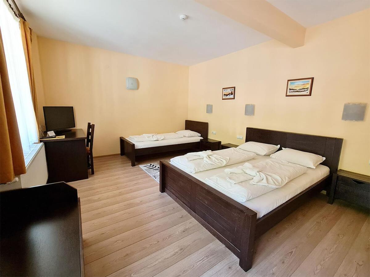 Family Hotel Chiflik Hills Zewnętrze zdjęcie