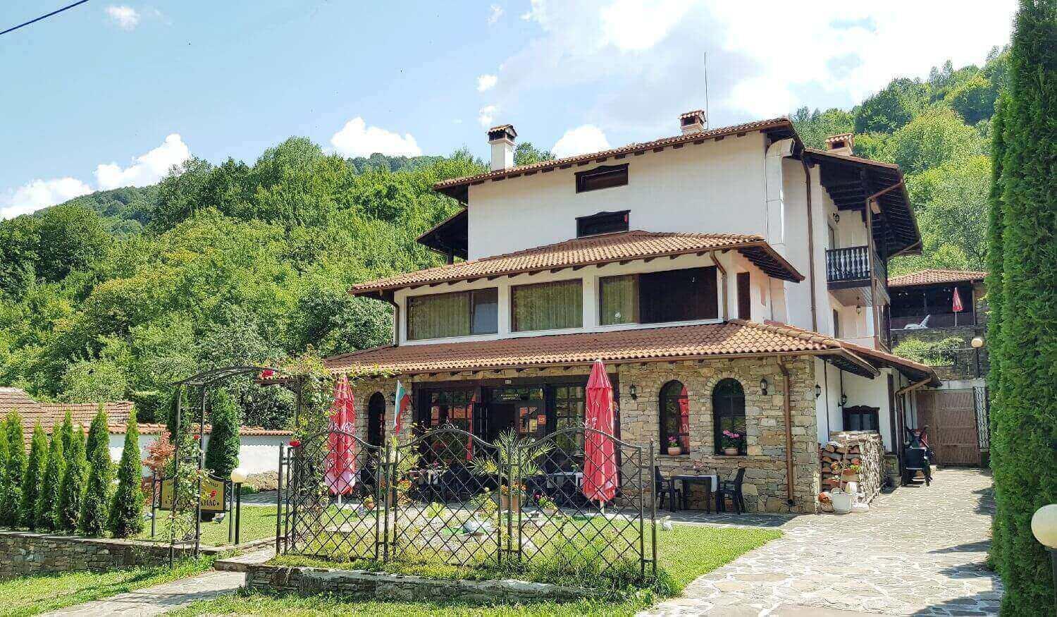Family Hotel Chiflik Hills Zewnętrze zdjęcie