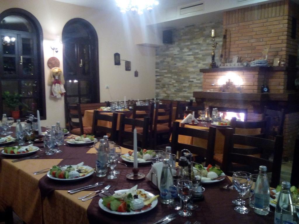 Family Hotel Chiflik Hills Zewnętrze zdjęcie