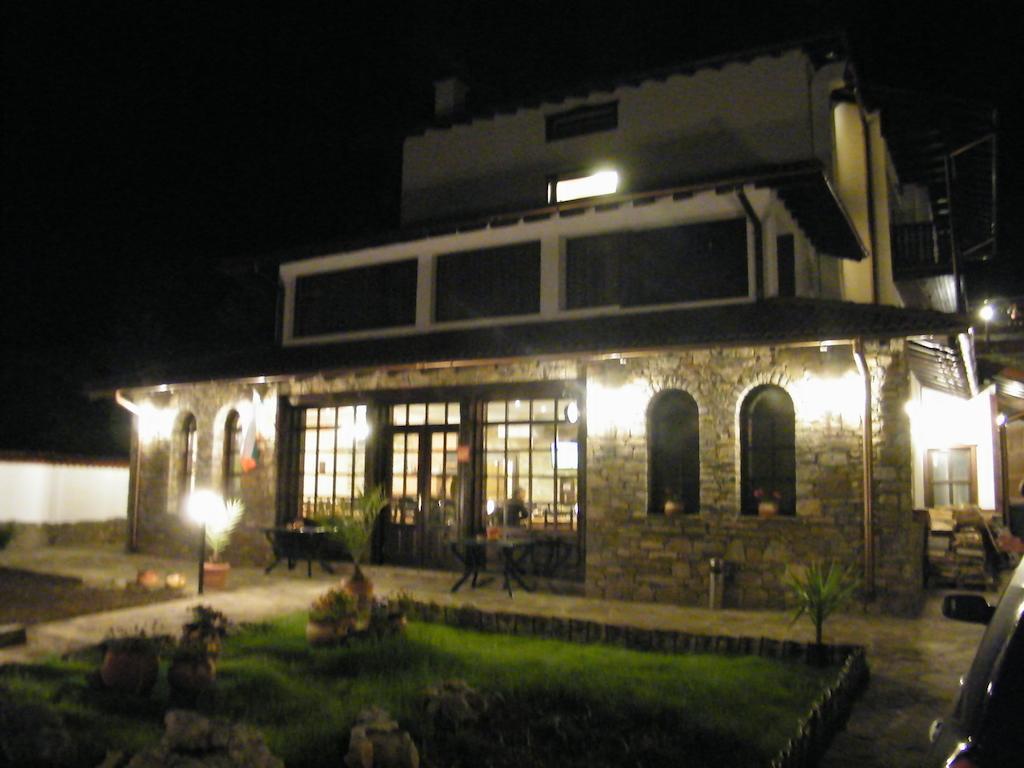 Family Hotel Chiflik Hills Zewnętrze zdjęcie