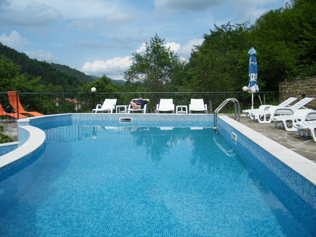 Family Hotel Chiflik Hills Zewnętrze zdjęcie