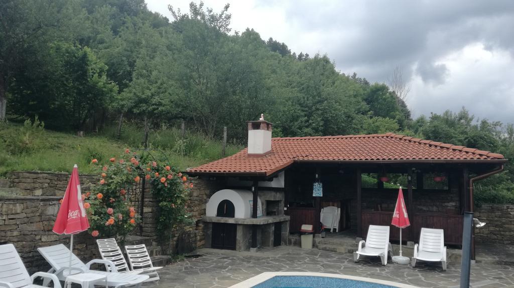 Family Hotel Chiflik Hills Zewnętrze zdjęcie