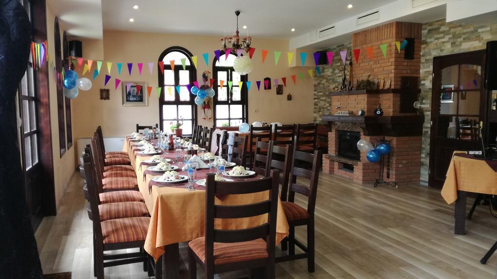 Family Hotel Chiflik Hills Zewnętrze zdjęcie